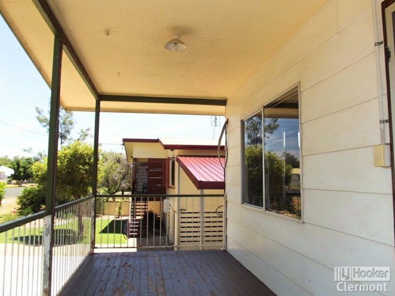 13 Karmoo Street, Clermont QLD 4721