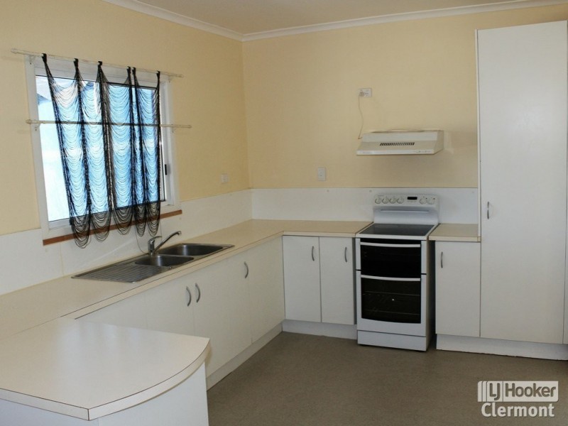 63 Box Street, Clermont QLD 4721