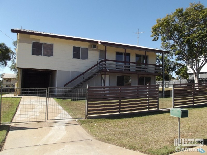 8 Athol Court, Clermont QLD 4721