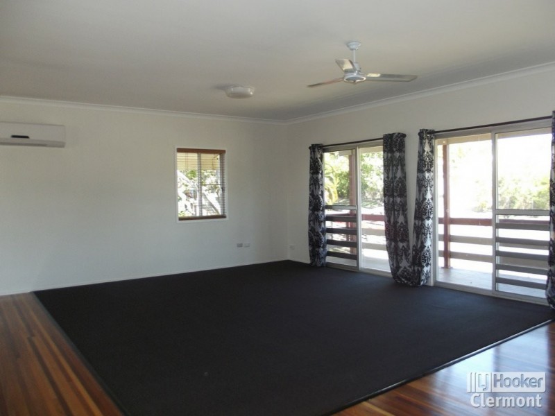 8 Athol Court, Clermont QLD 4721