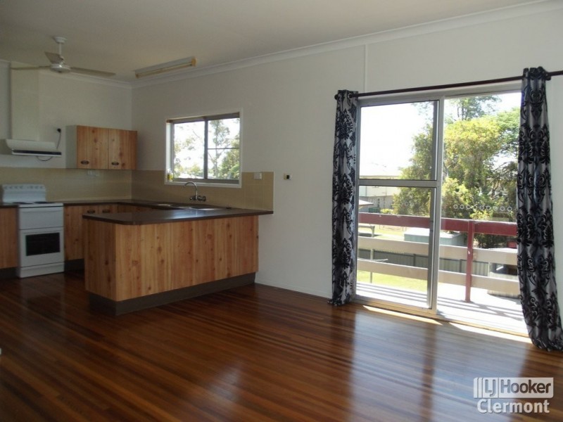 8 Athol Court, Clermont QLD 4721