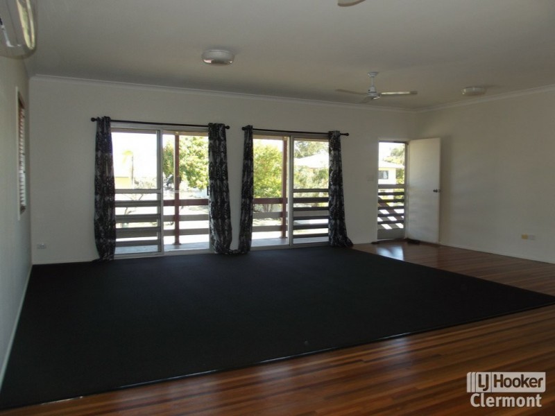 8 Athol Court, Clermont QLD 4721