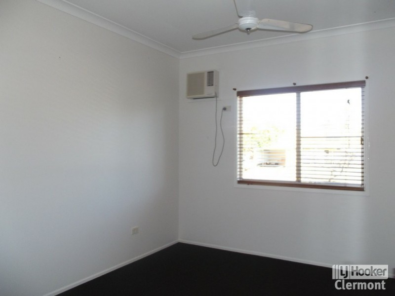 8 Athol Court, Clermont QLD 4721