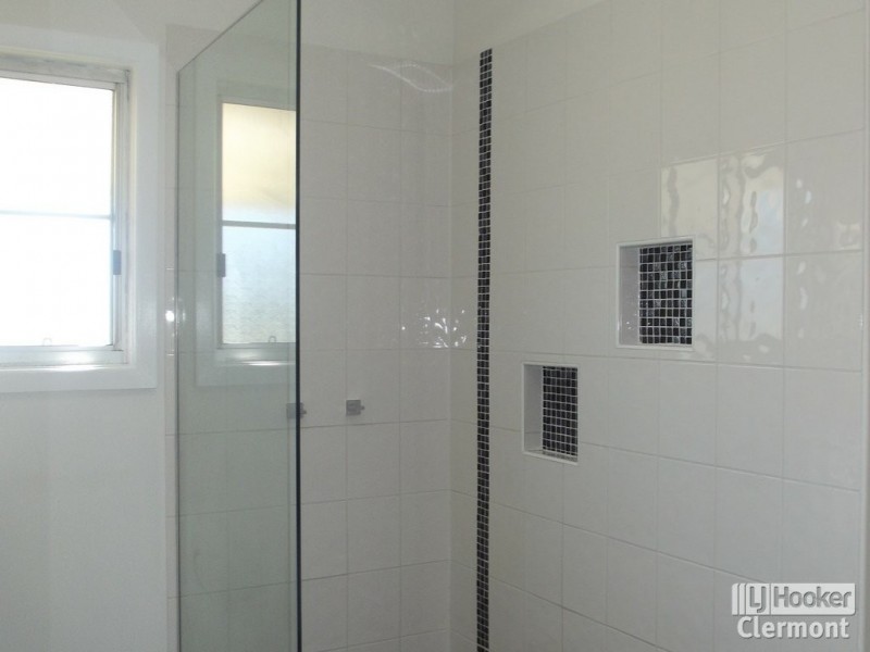 8 Athol Court, Clermont QLD 4721