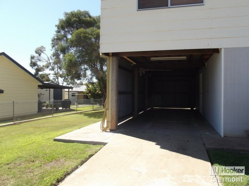 8 Athol Court, Clermont QLD 4721