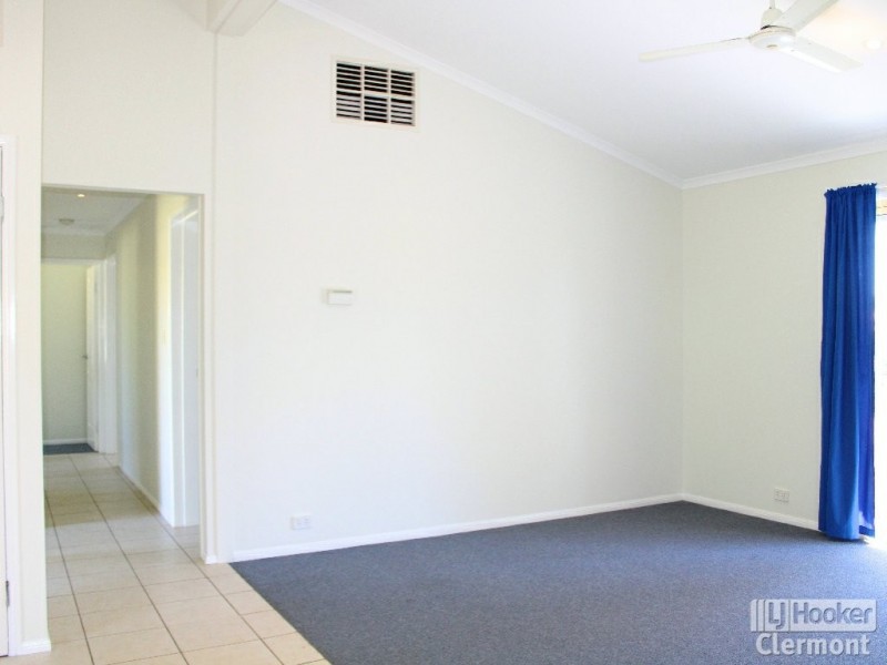 27 Blair Street, Clermont QLD 4721