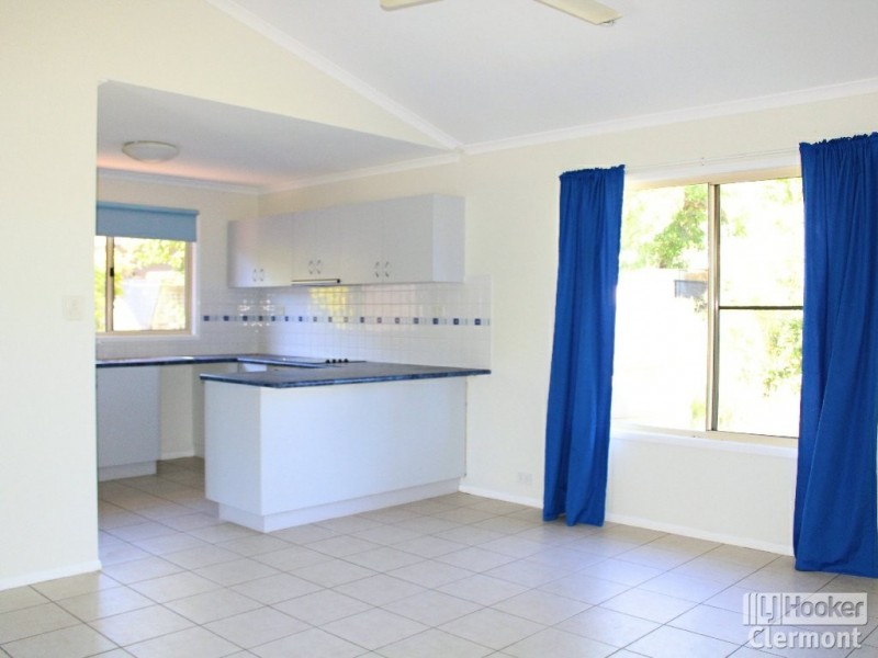 27 Blair Street, Clermont QLD 4721