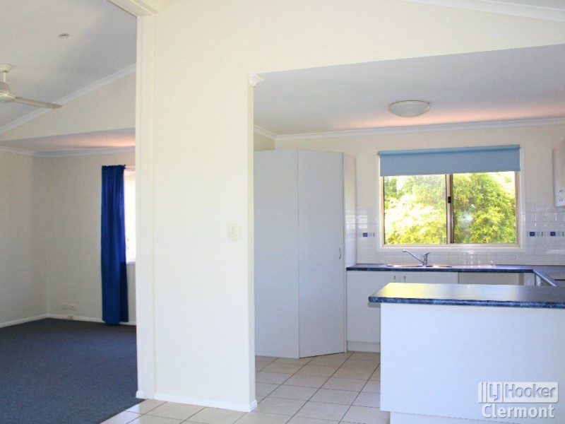 27 Blair Street, Clermont QLD 4721