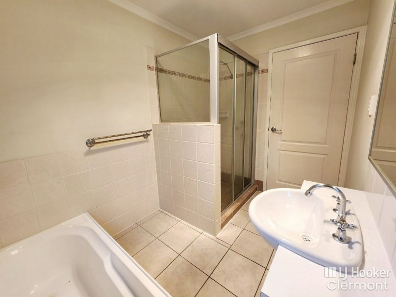 27 Blair Street, Clermont QLD 4721