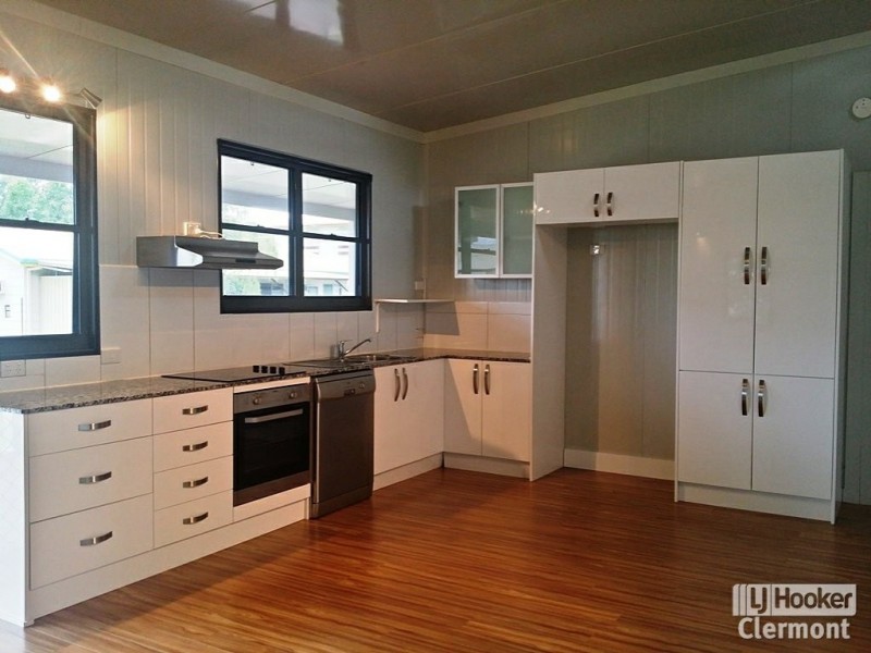 11 French Court, Clermont QLD 4721