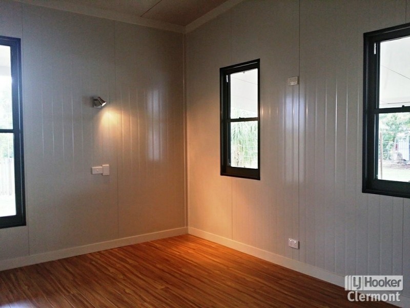 11 French Court, Clermont QLD 4721