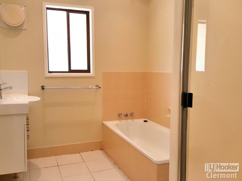 69 Francis Street, Clermont QLD 4721