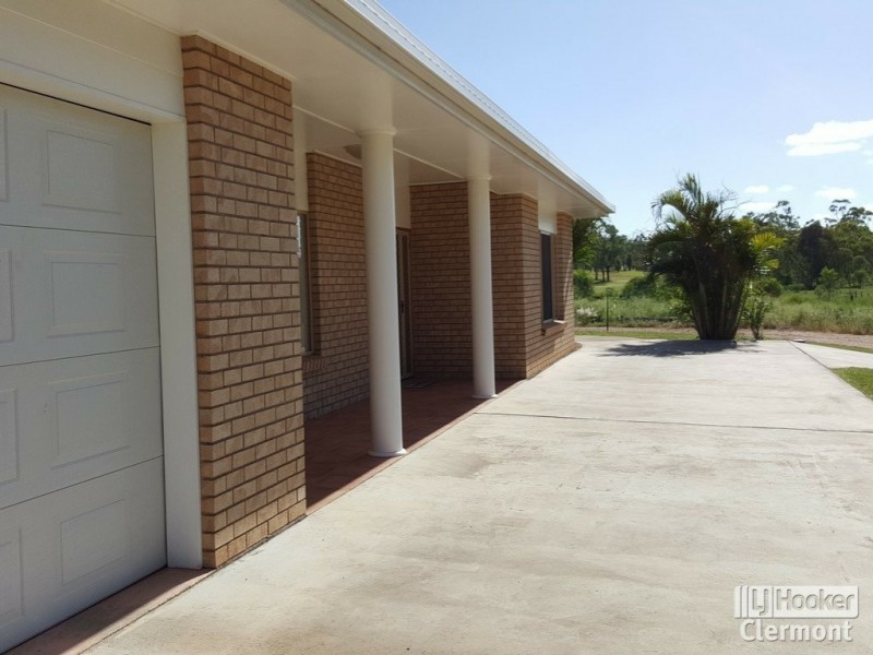 12 East Lane, Clermont QLD 4721