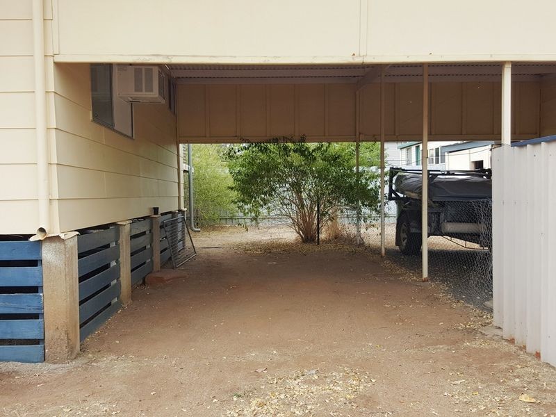 1/16 Kitchener Street, Clermont QLD 4721