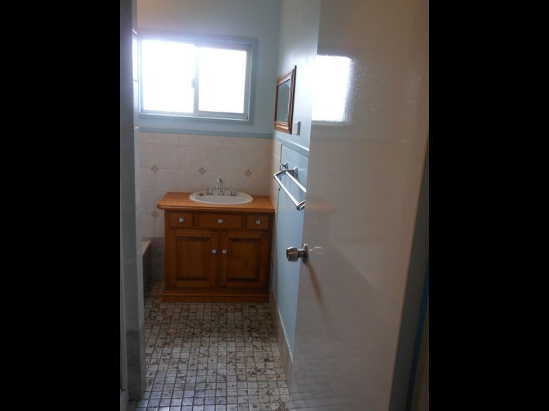 10 McLean Street, Capella QLD 4723