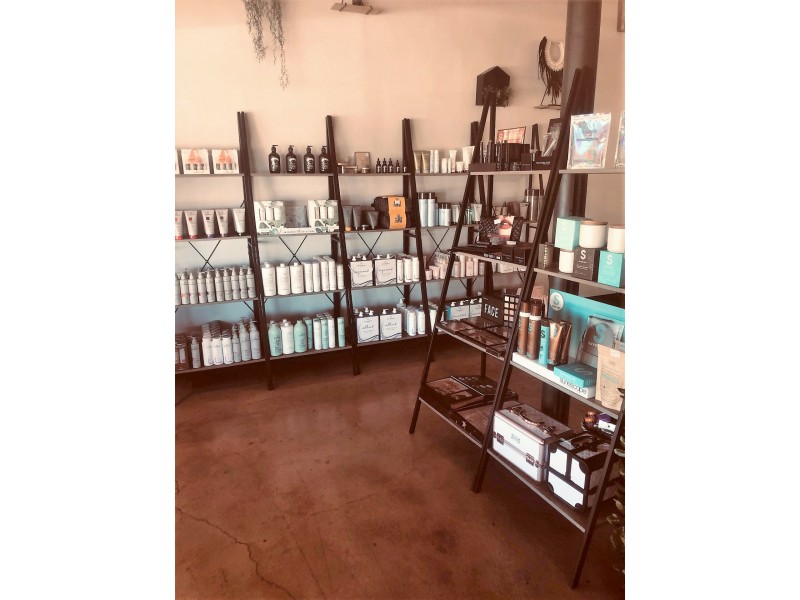 - Salon in Main, Clermont QLD 4721
