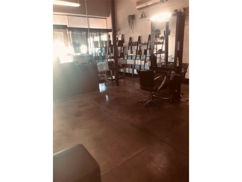 - Salon in Main, Clermont QLD 4721