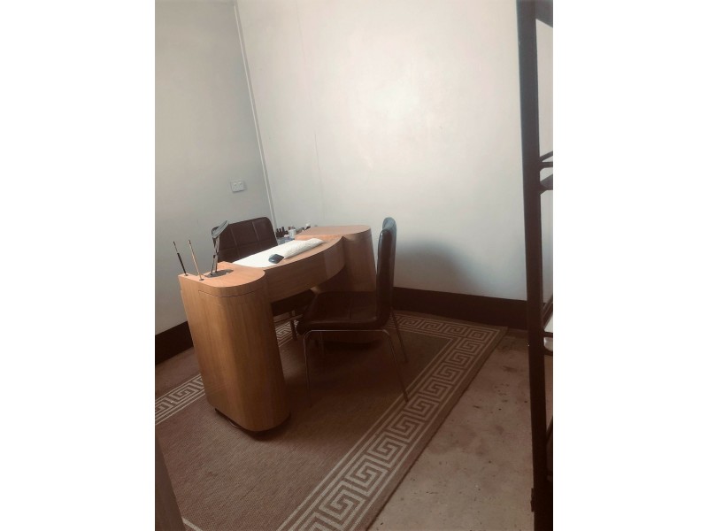 - Salon in Main, Clermont QLD 4721