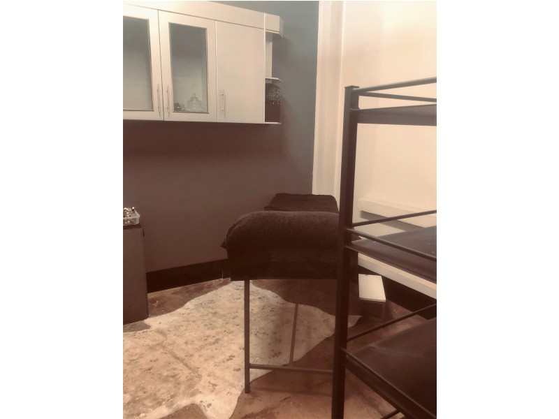 - Salon in Main, Clermont QLD 4721