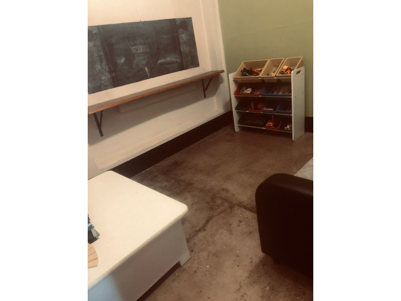 - Salon in Main, Clermont QLD 4721