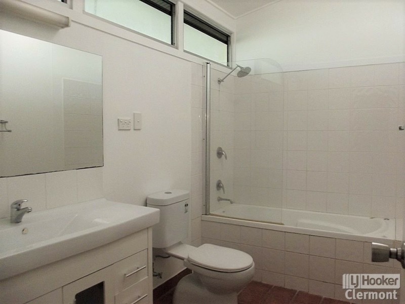 2 Daintree Street, Clermont QLD 4721