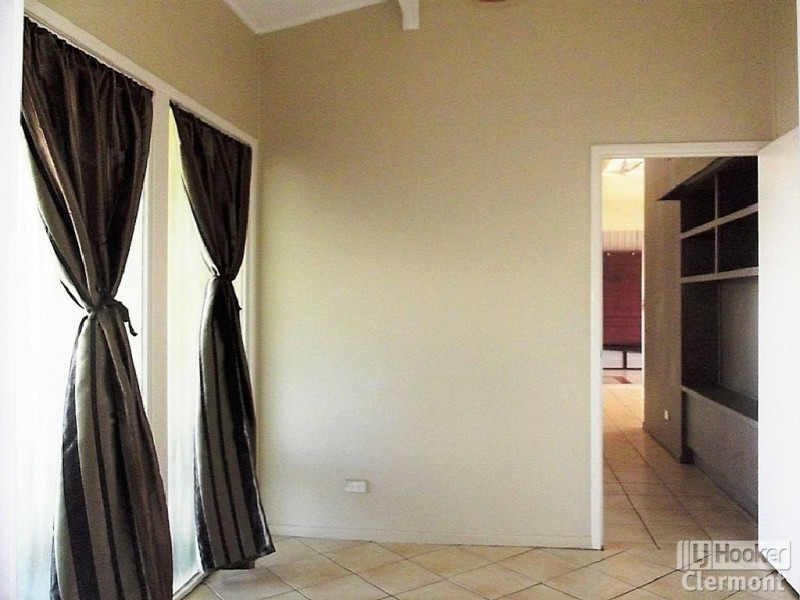 2 Daintree Street, Clermont QLD 4721