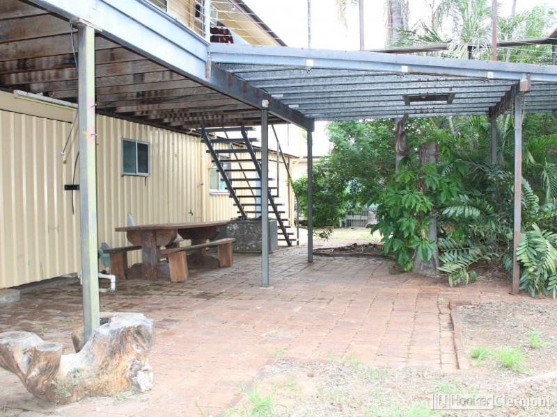 8 Kitchener Street, Clermont QLD 4721