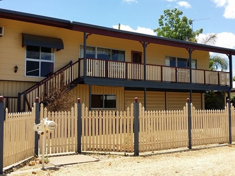 8 Kitchener Street, Clermont QLD 4721