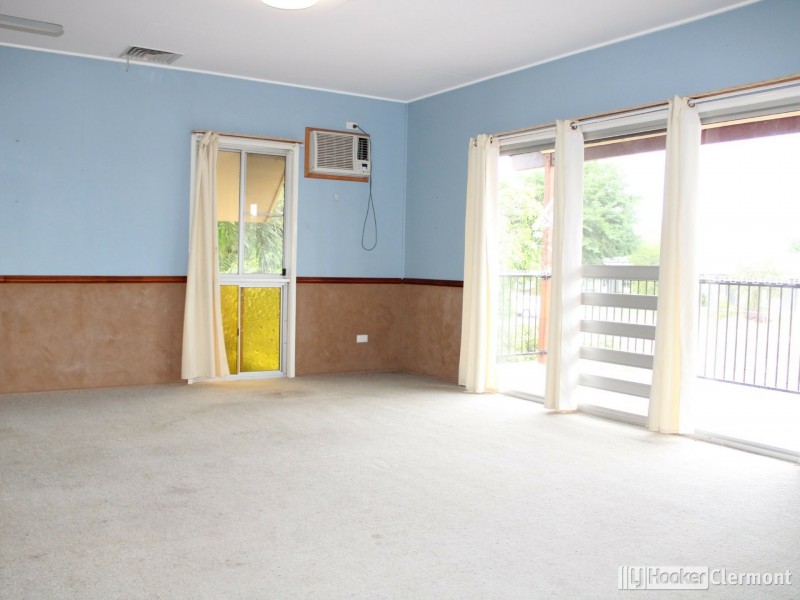 8 Kitchener Street, Clermont QLD 4721