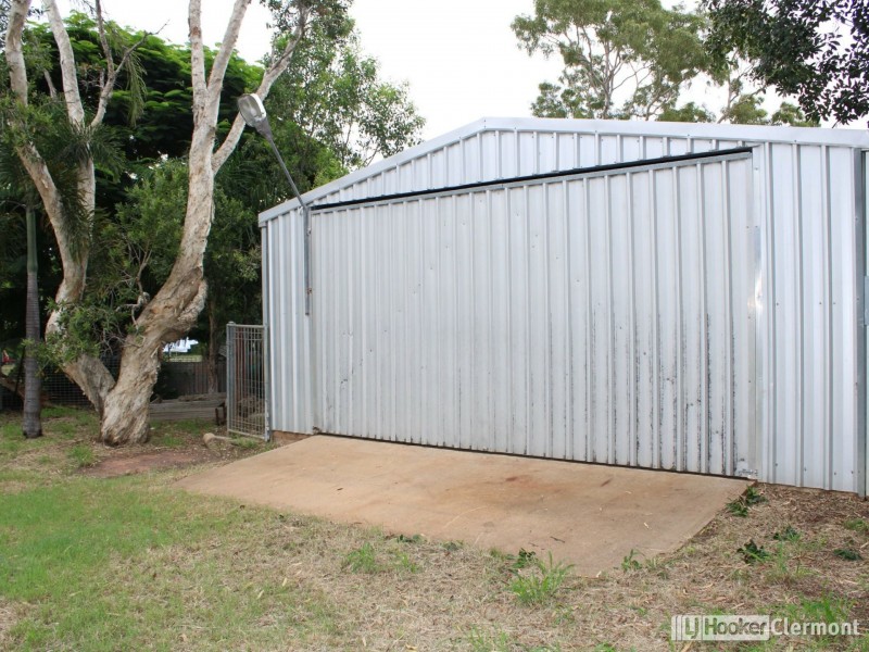 8 Kitchener Street, Clermont QLD 4721