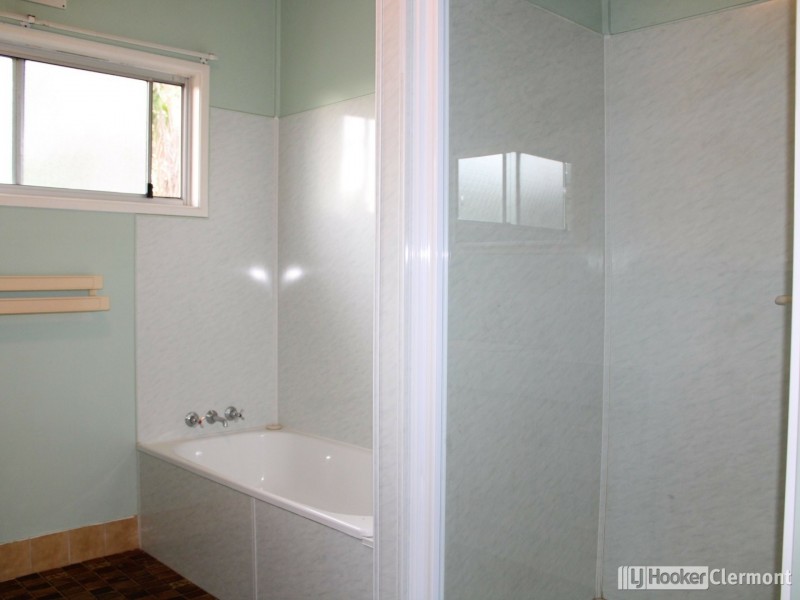 8 Kitchener Street, Clermont QLD 4721