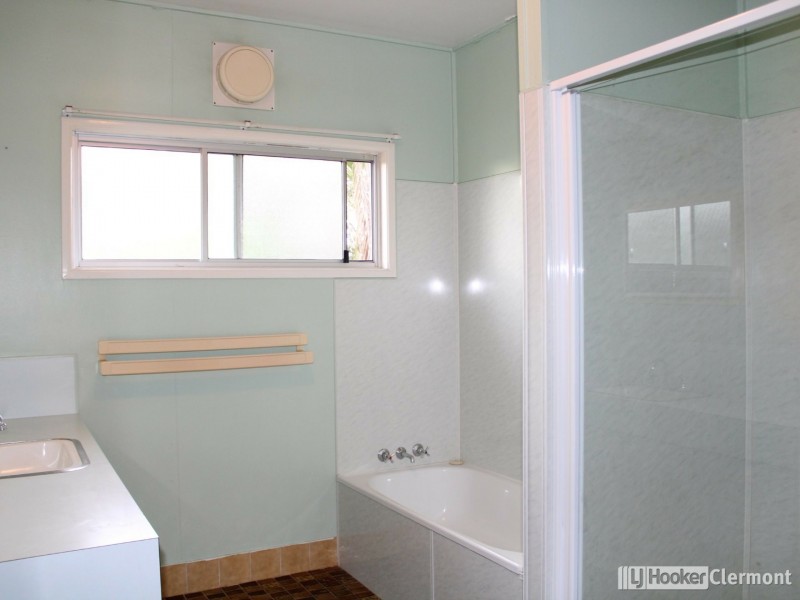 8 Kitchener Street, Clermont QLD 4721