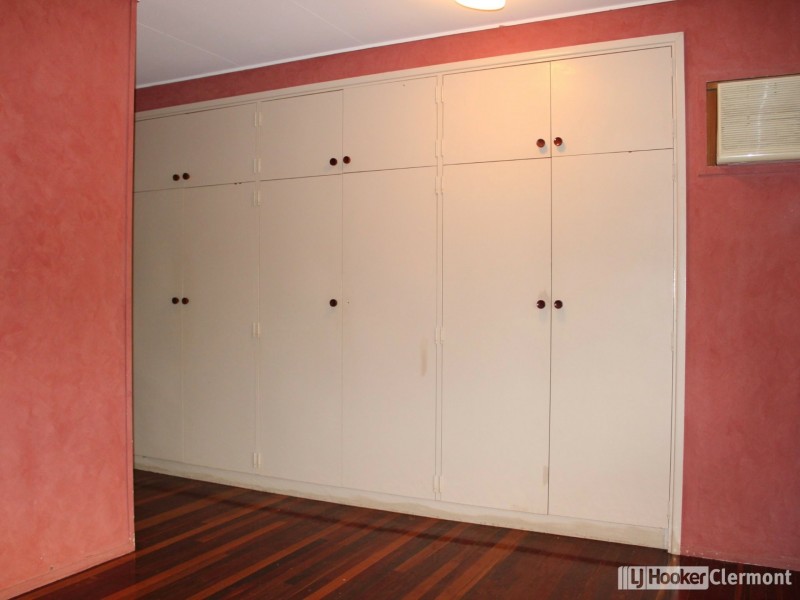 8 Kitchener Street, Clermont QLD 4721