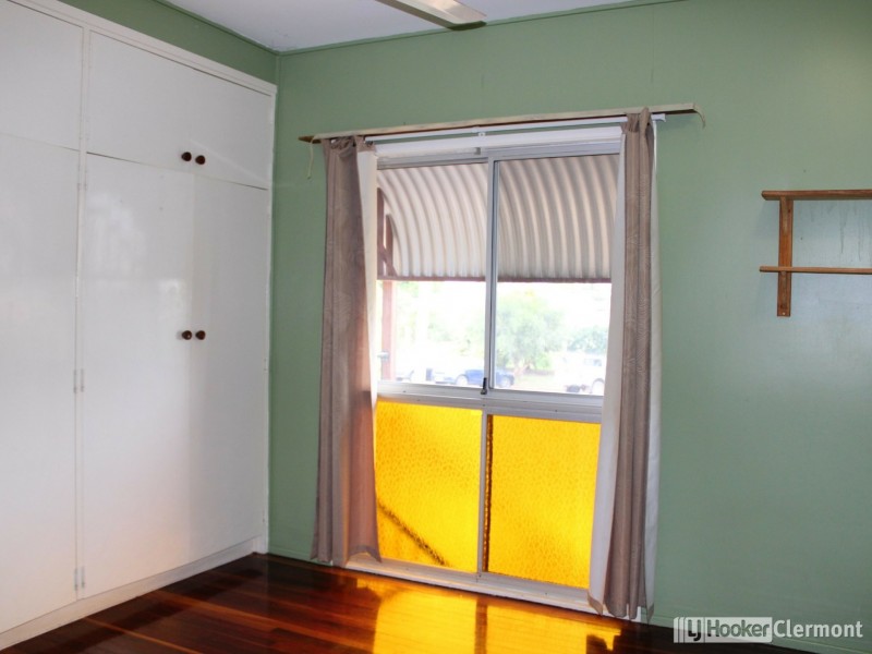 8 Kitchener Street, Clermont QLD 4721