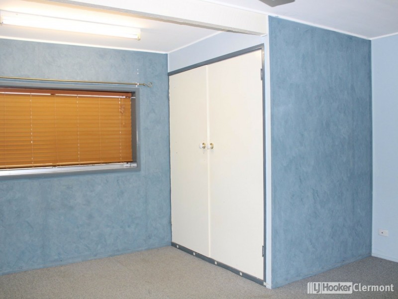 8 Kitchener Street, Clermont QLD 4721