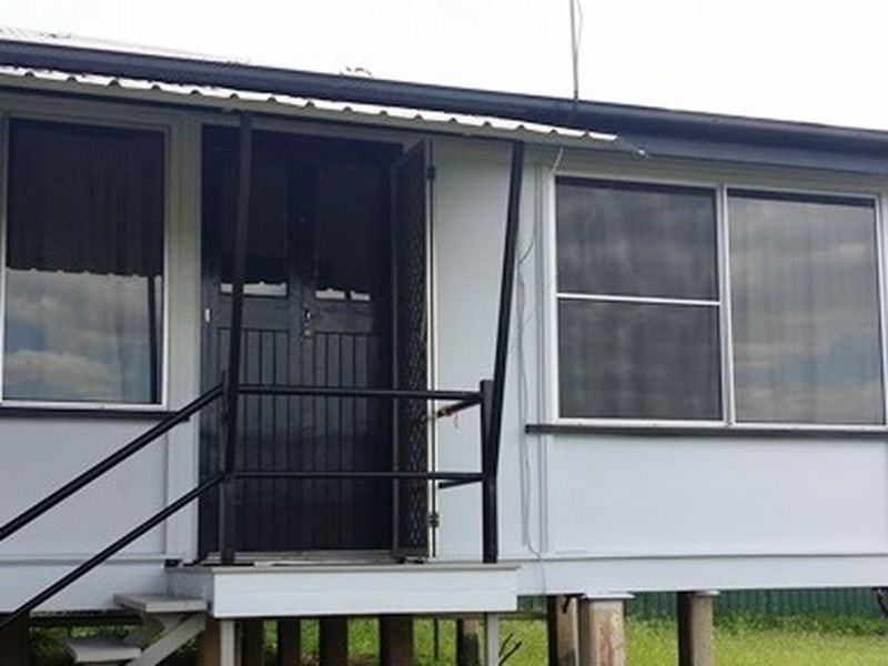 2/6 East Lane, Clermont QLD 4721