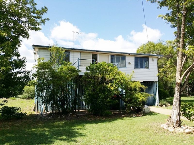 8 Herring Court, Clermont QLD 4721