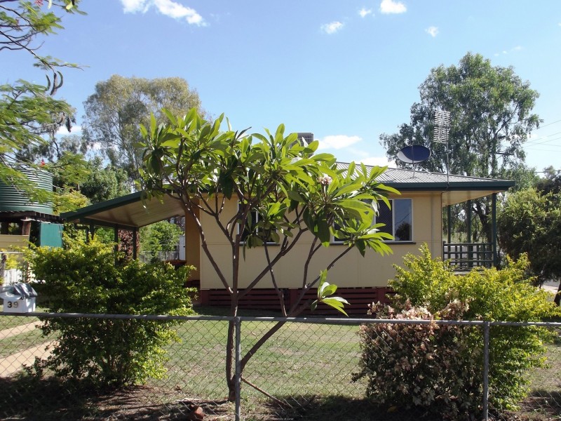 39 Beatty Street, Clermont QLD 4721