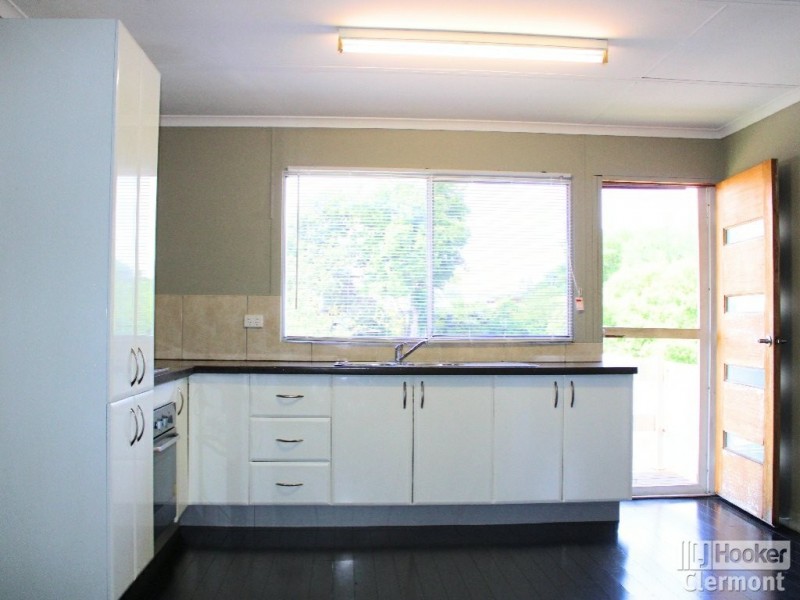 Unit 1/33 Tropic Street, Clermont QLD 4721