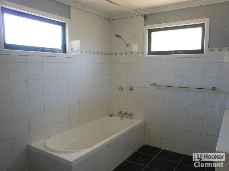 27 Haig Street, Clermont QLD 4721