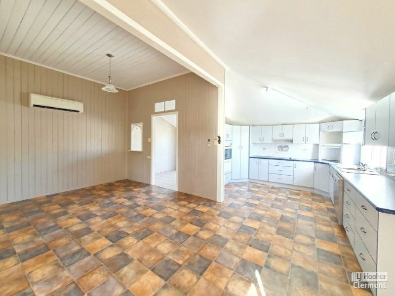 2 Sirius Street, Clermont QLD 4721