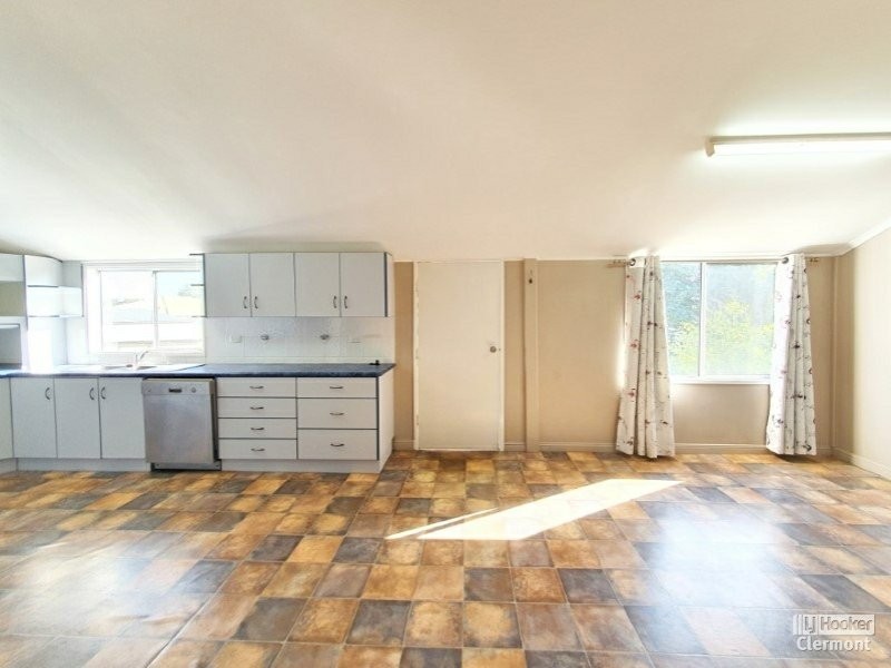 2 Sirius Street, Clermont QLD 4721