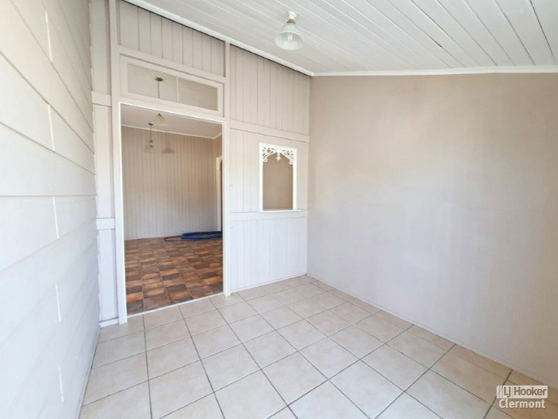 2 Sirius Street, Clermont QLD 4721