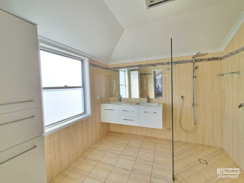 2 Sirius Street, Clermont QLD 4721