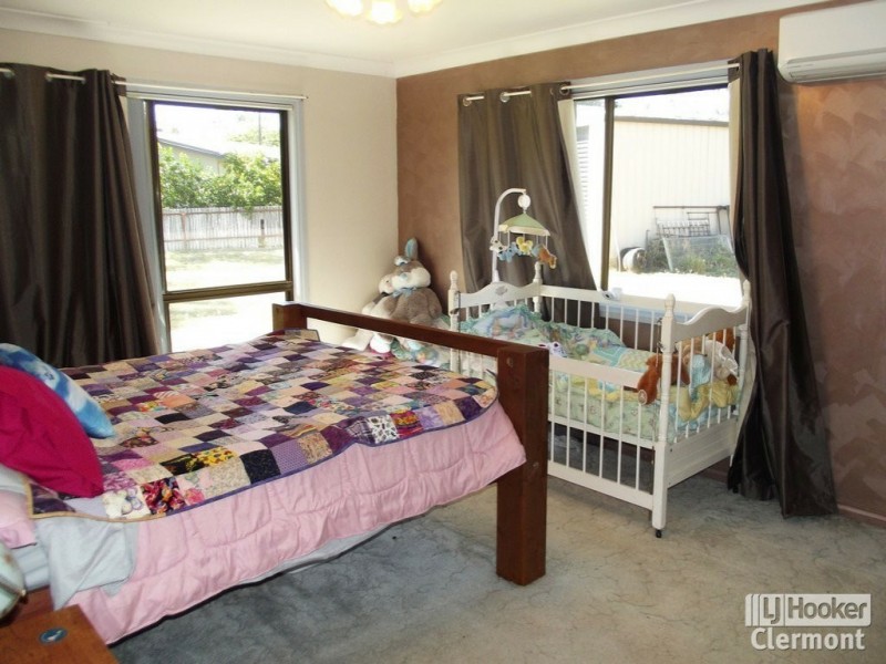 5 Herring Court, Clermont QLD 4721