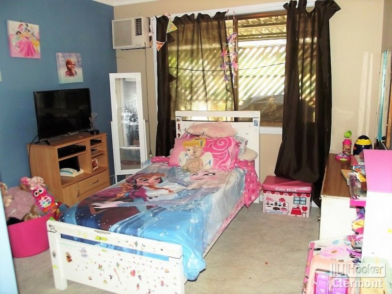 5 Herring Court, Clermont QLD 4721