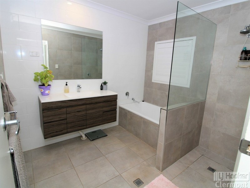 28 Monash Street, Clermont QLD 4721