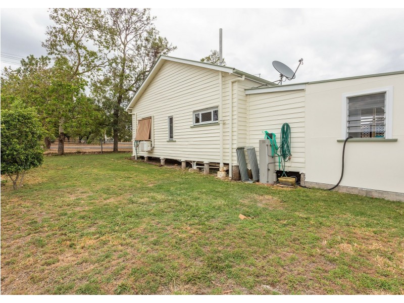 36 Monash Street, Clermont QLD 4721