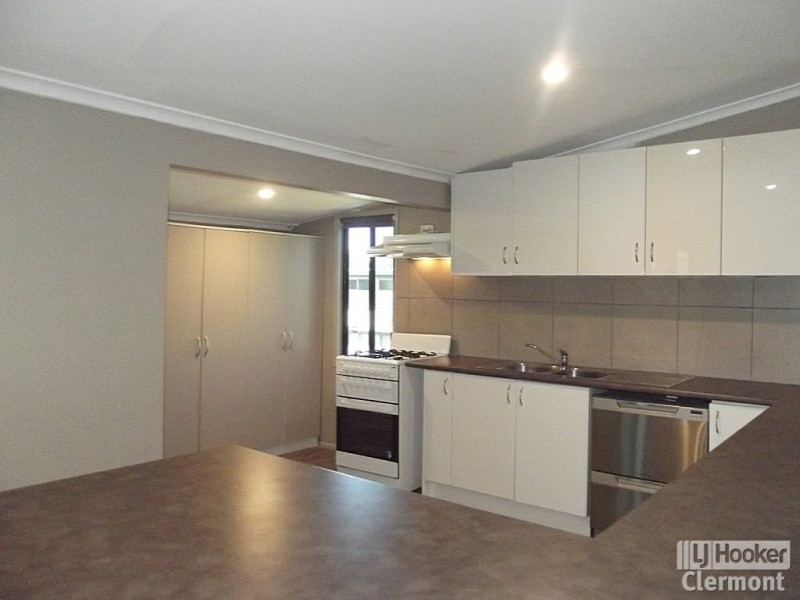 25 Jellicoe Street, Clermont QLD 4721