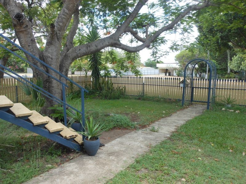 25 Kitchener Street, Clermont QLD 4721